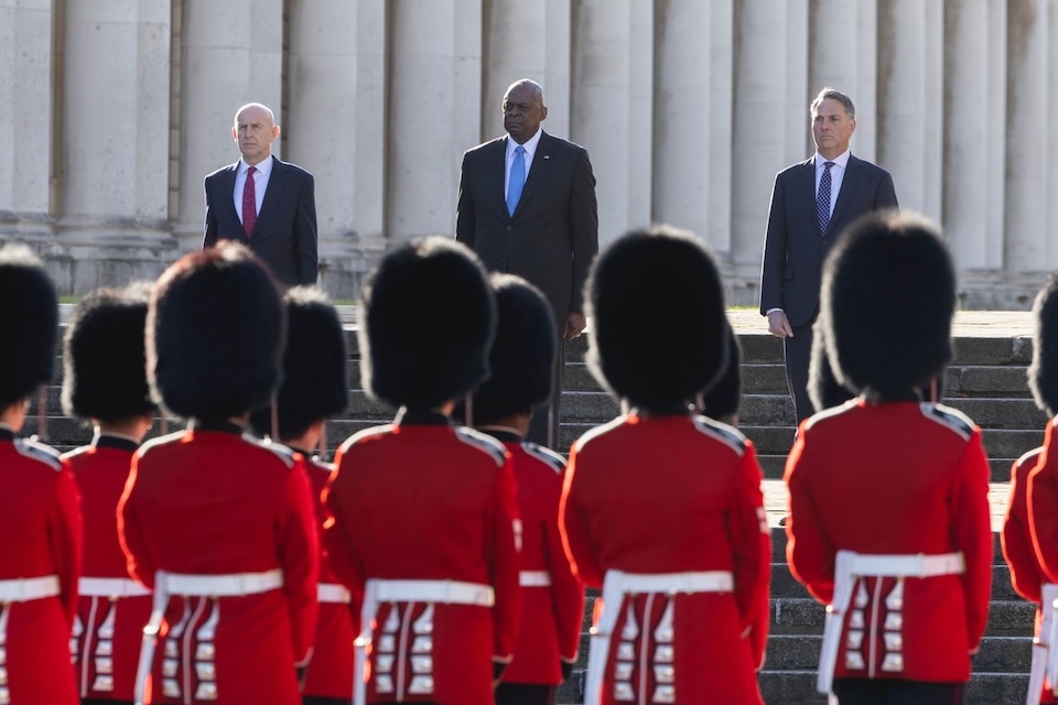 Imagem relacionada à notícia: Primeira reunião de ministros da Defesa da AUKUS organizada pelo Reino Unido e Austrália para iniciar as negociações do tratado de defesa
