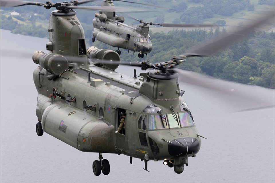 Imagem relacionada à notícia: O treinamento para recrutas das forças armadas continua a melhorar, mas os novos pilotos enfrentam atrasos