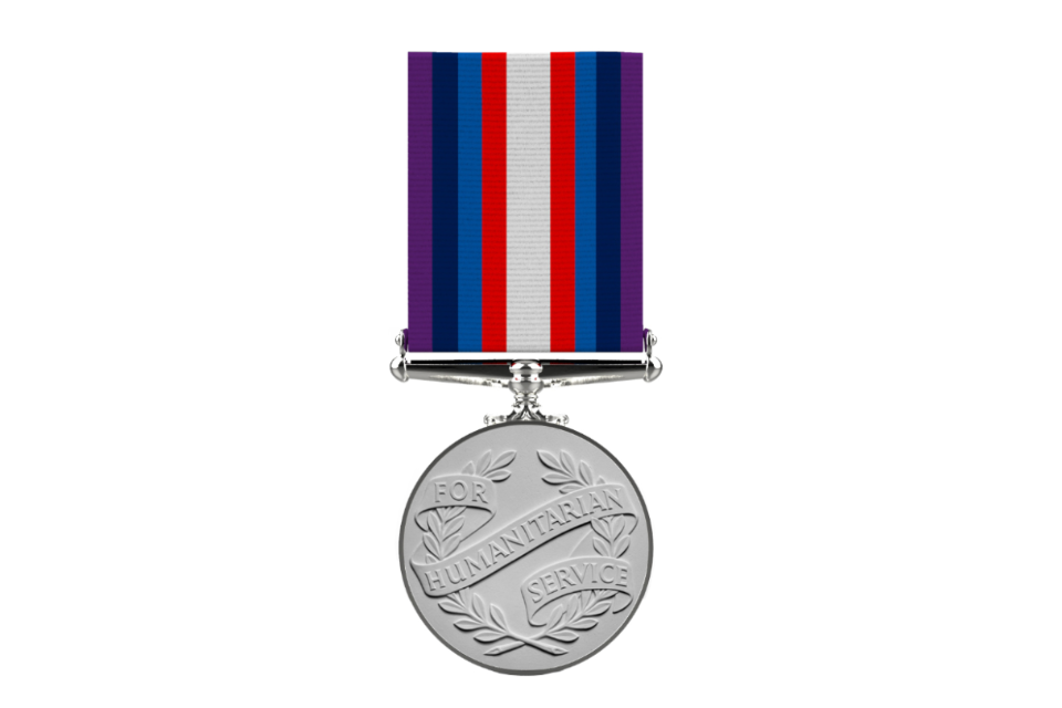 Imagem relacionada à notícia: Os primeiros funcionários públicos e os trabalhadores de socorro homenageados com a nova Medalha Humanitária.