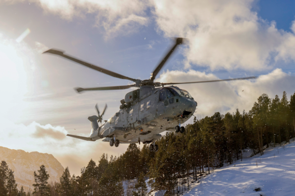 Imagem relacionada à notícia: Helicópteros Marinha Real britânica Commando Merlin atualizados