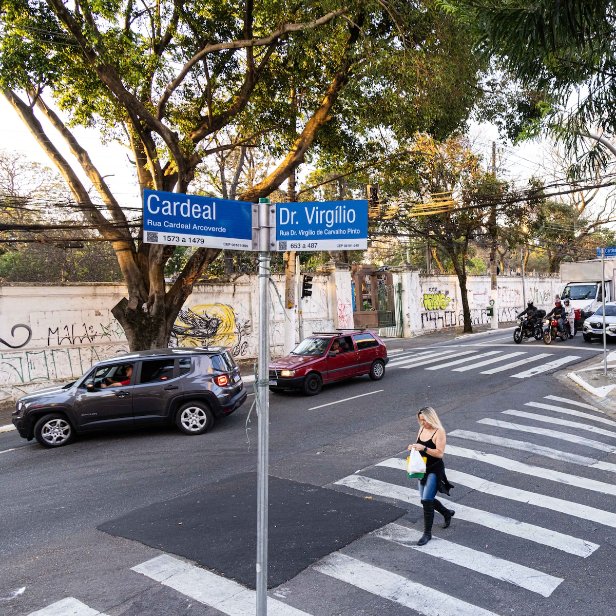 Pinheiros sofre com roubos de falsos motoboys: quanto cresceram os assaltos na região?