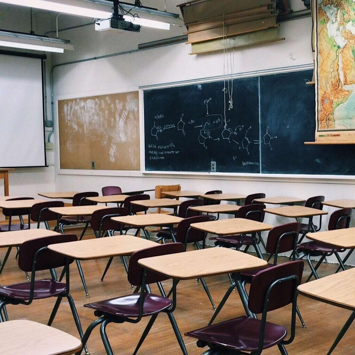 Um a cada quatro alunos querem ensino e aprendizagem melhores como prioridade do próximo governador, diz pesquisa