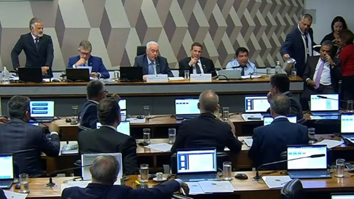 CCJ do Senado conclui votação da PEC da Segurança; texto vai ao plenário
