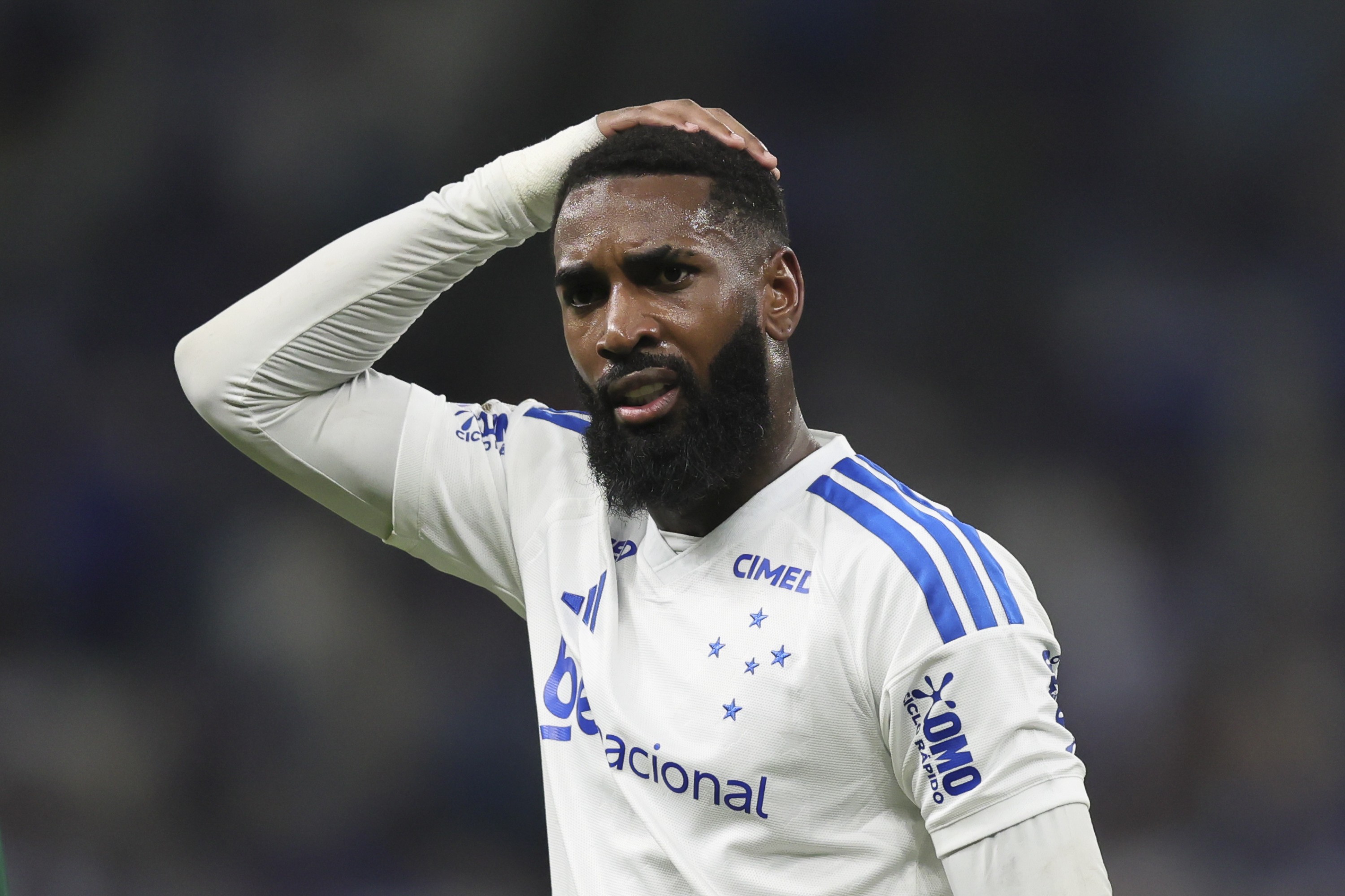 No Cruzeiro, Artur Jorge revela papo franco e desculpas com Gerson: "Às vezes espero mais do que dá"