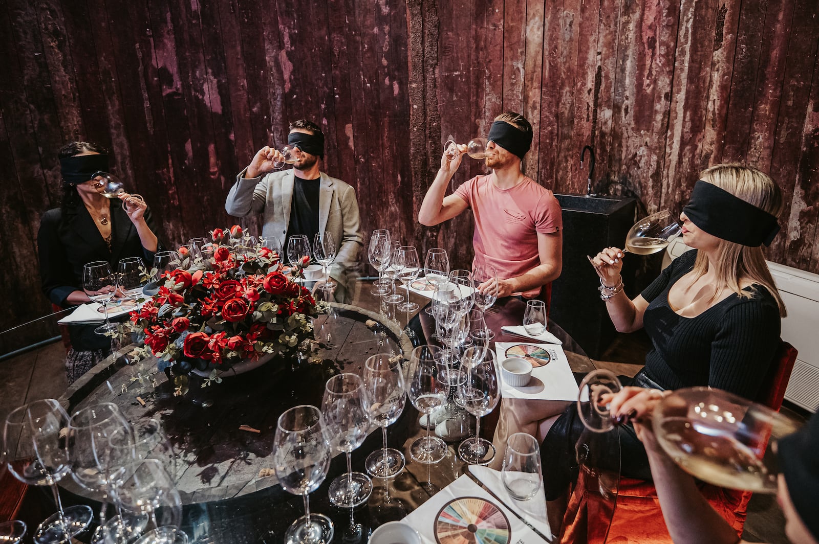 Experiência “Desperte Seus Sentidos”, da Cooperativa Vinícola Garibaldi, que convida os visitantes a explorar aromas, sabores e sensações por meio de uma imersão no universo dos vinhos e espumantes César Silvestro