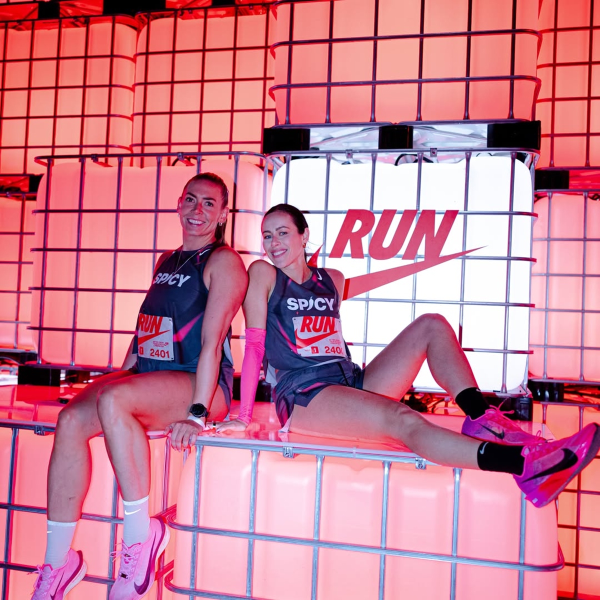 Nike transforma estrutura de aeroporto em pista para maratona feminina