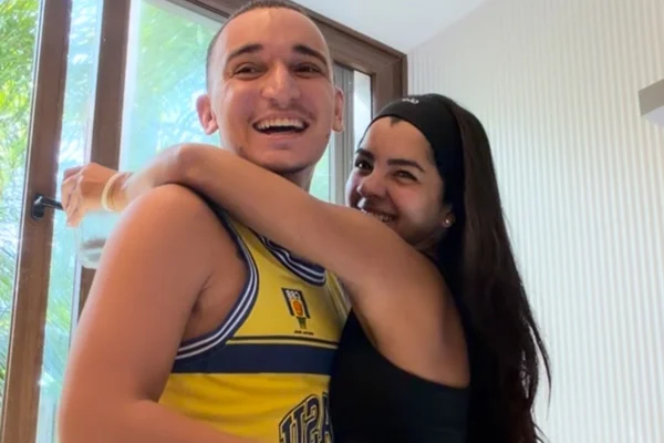 Esposa justifica isenção de João Gomes sobre política: "Ele não é ruim"