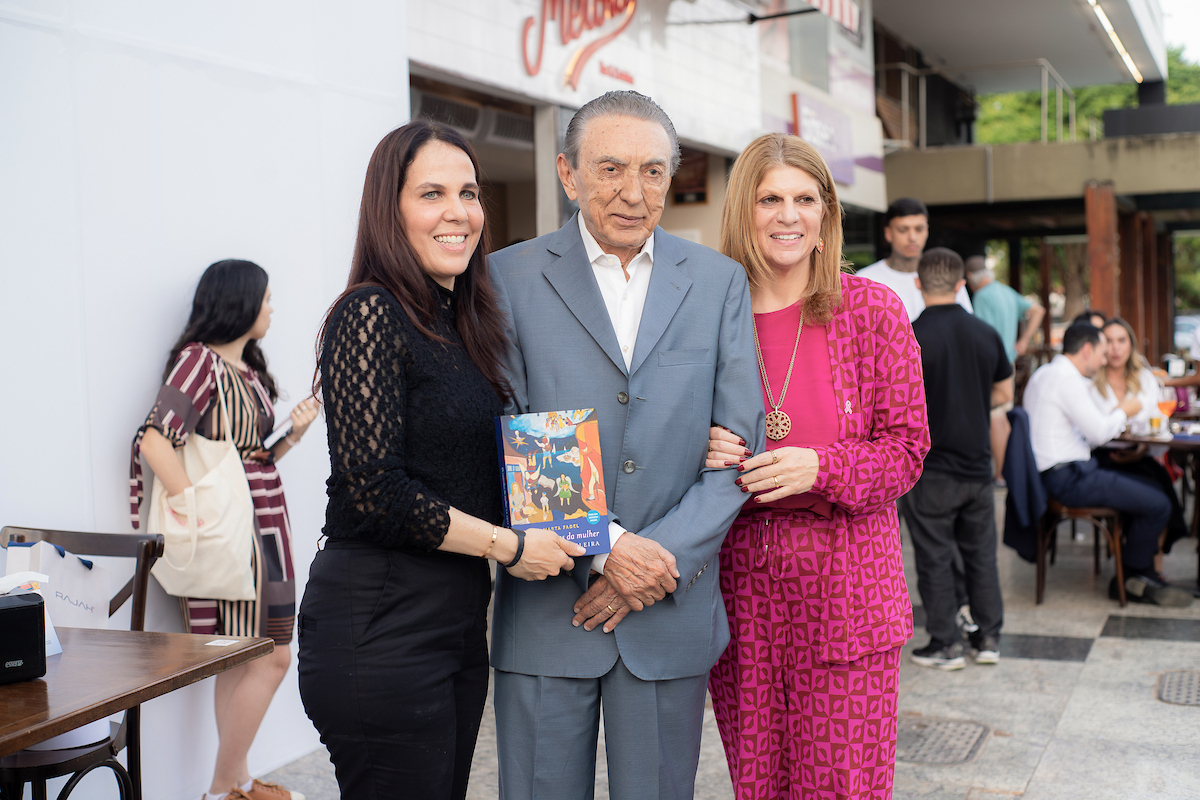 Marta Fadel lança livro Os caminhos da mulher na arte brasileira no Meiota
