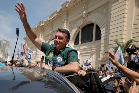 Datafolha: Flávio Bolsonaro tem 52% dos votos válidos entre os mais propensos a votar; Lula, 48%