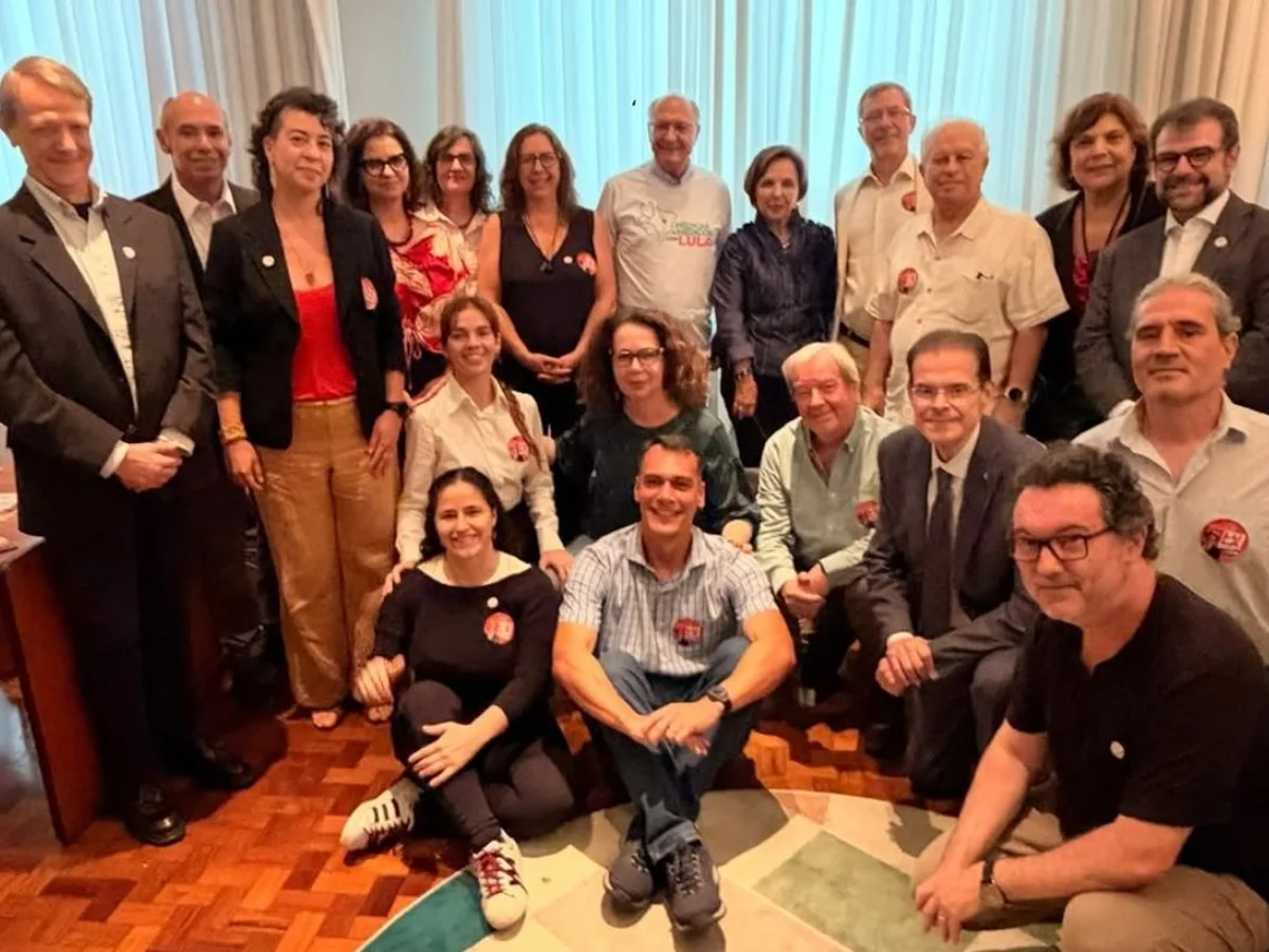"Pela vida, contra a barbárie": professores da USP criam manifesto pró-Lula