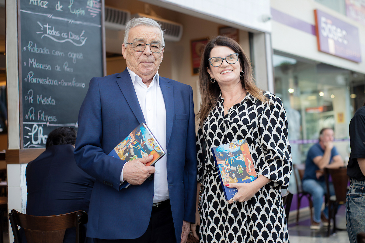 Marta Fadel lança livro Os caminhos da mulher na arte brasileira no Meiota