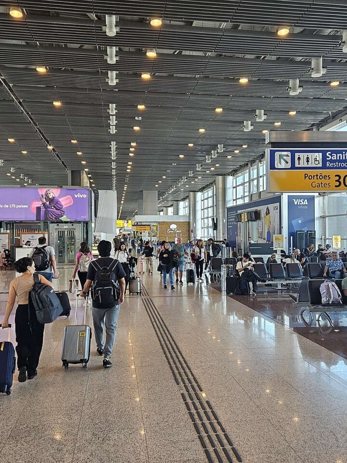 Falha de segurança faz idosa com Alzheimer embarcar em voo errado em SP