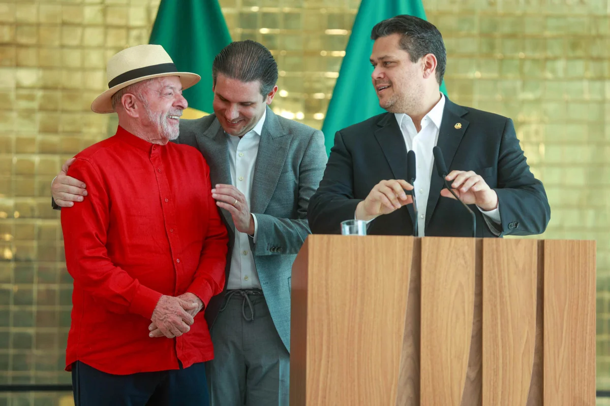 Lula planeja participar da promulgação do fim da escala 6×1 no Congresso