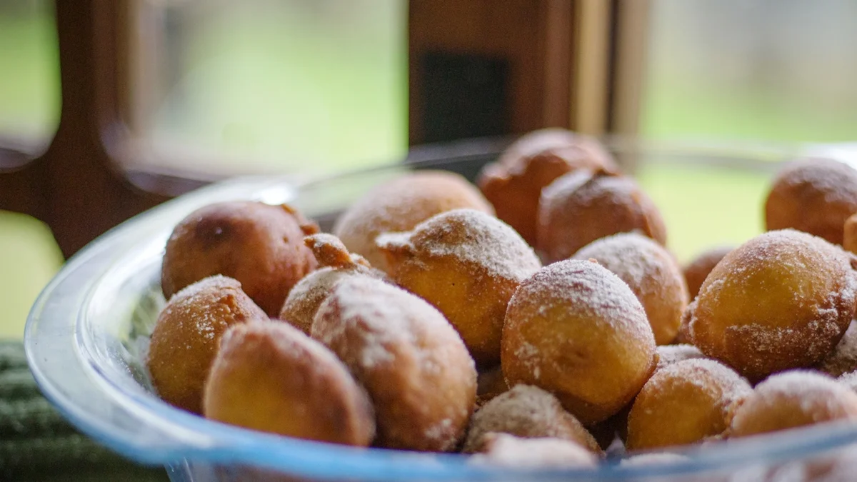 Bolinho de chuva: receita sem leite e sem farinha de trigo derrete na boca