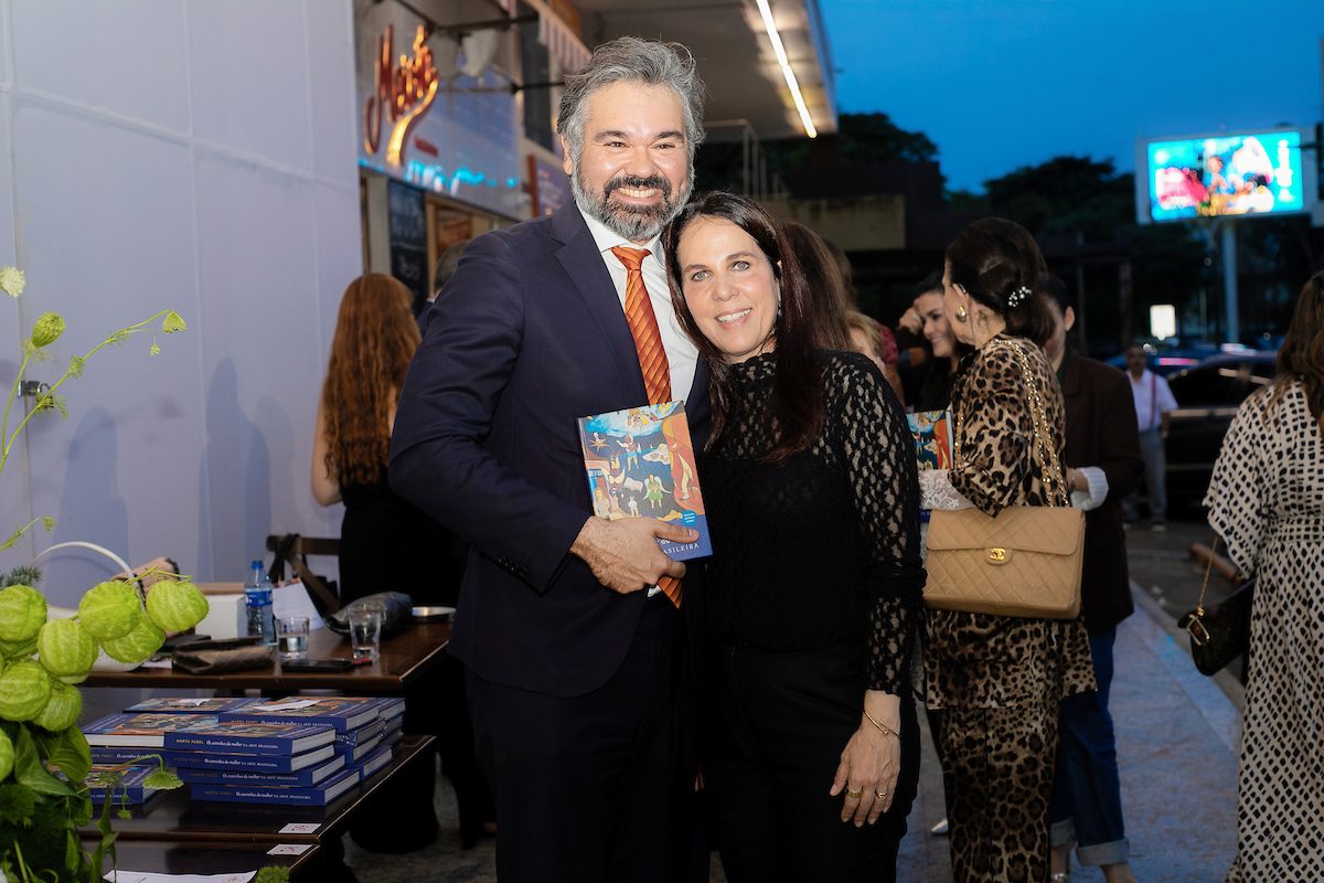 Marta Fadel lança livro Os caminhos da mulher na arte brasileira no Meiota