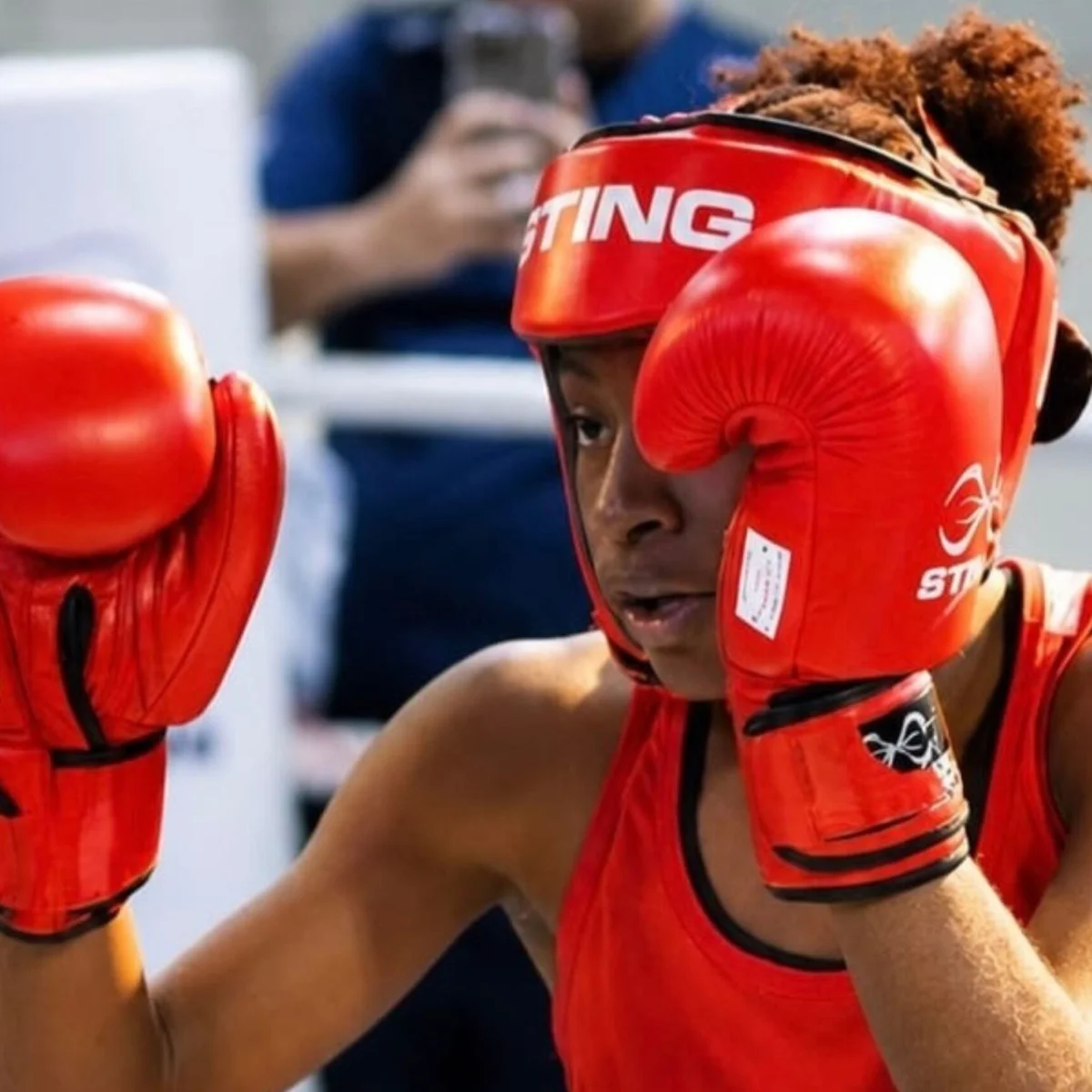 Elissandra Santos bate japonesa e conquista Mundial de Boxe Sub-19