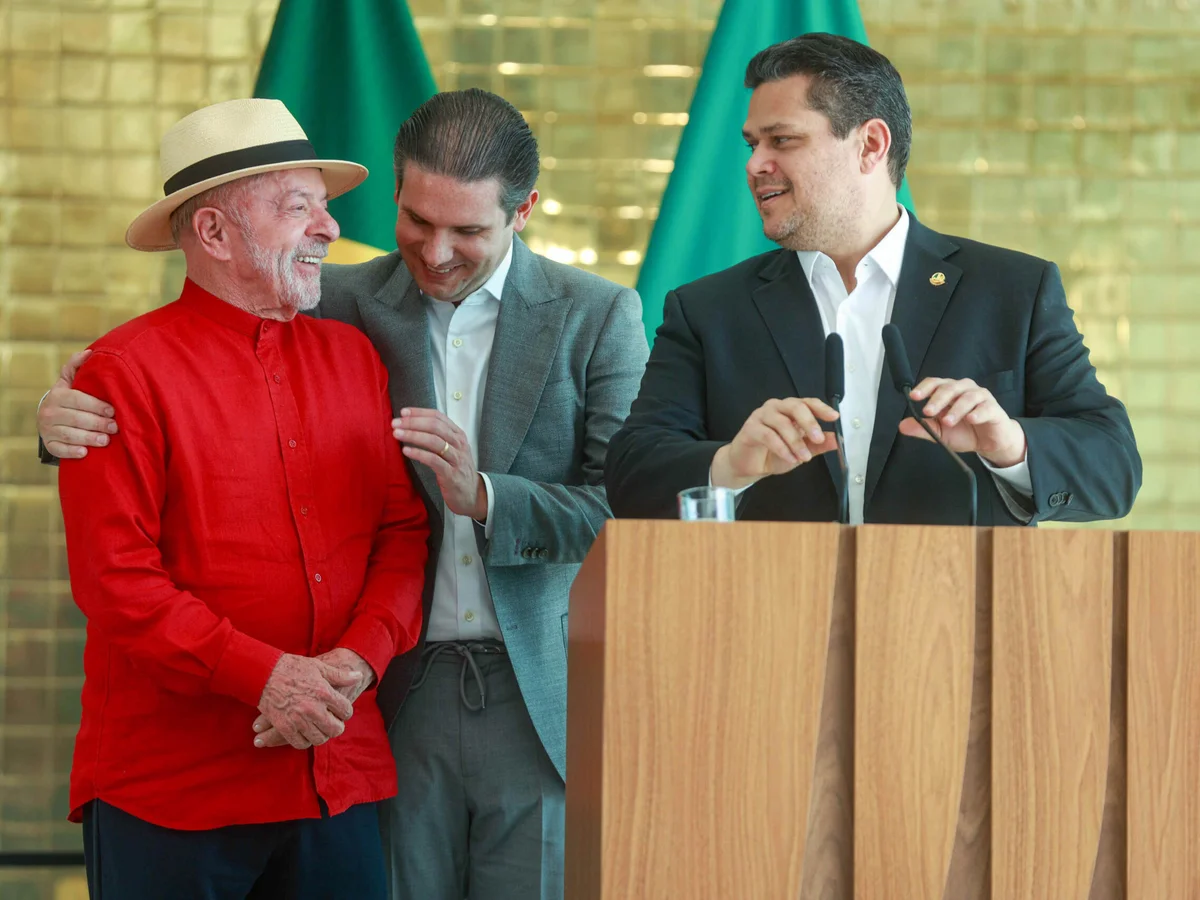 Lula planeja participar da promulgação do fim da escala 6x1 no Congresso