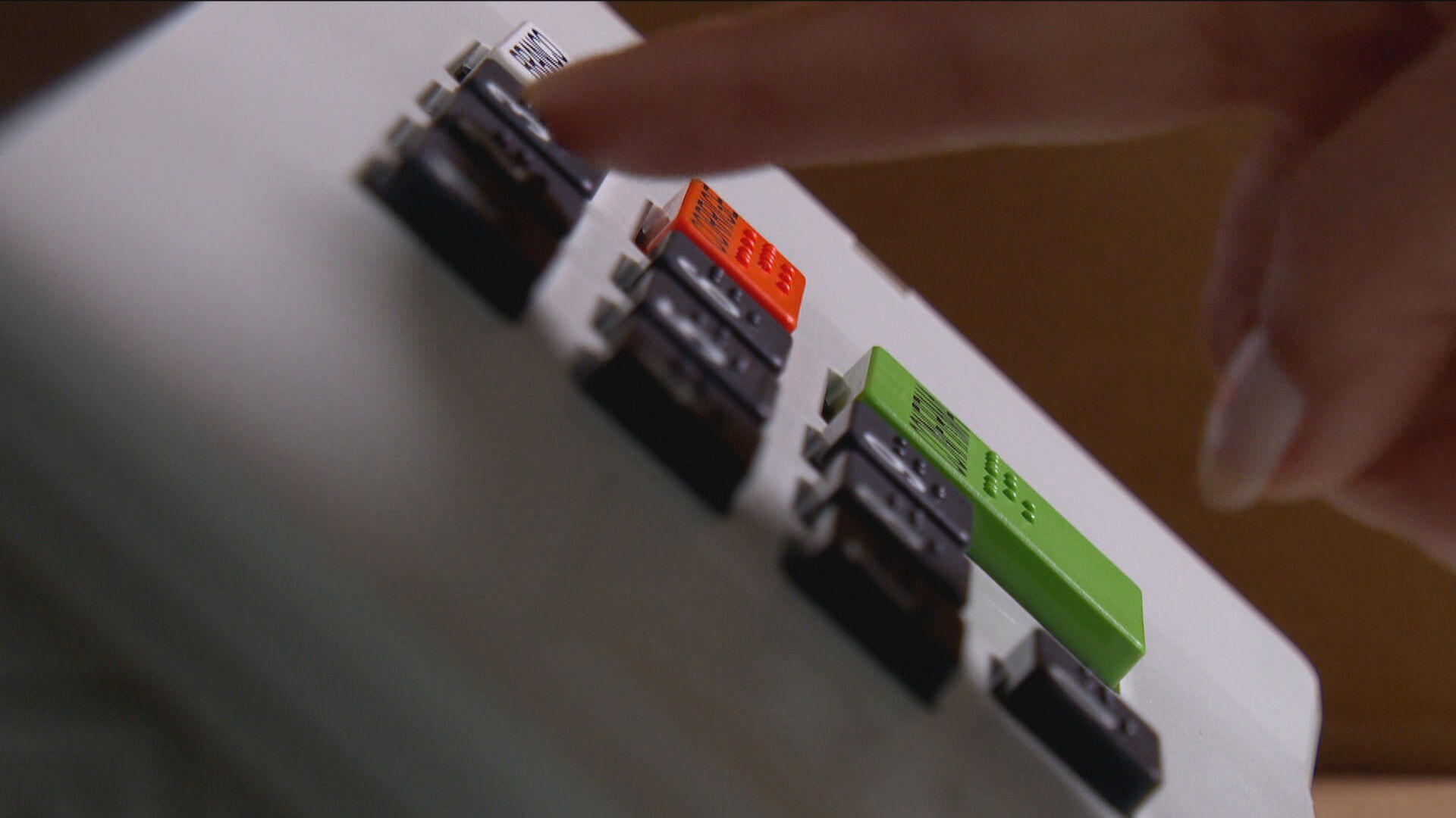 Dois candidatos com mandados de prisão em aberto ficam como suplentes nas eleições de 2026