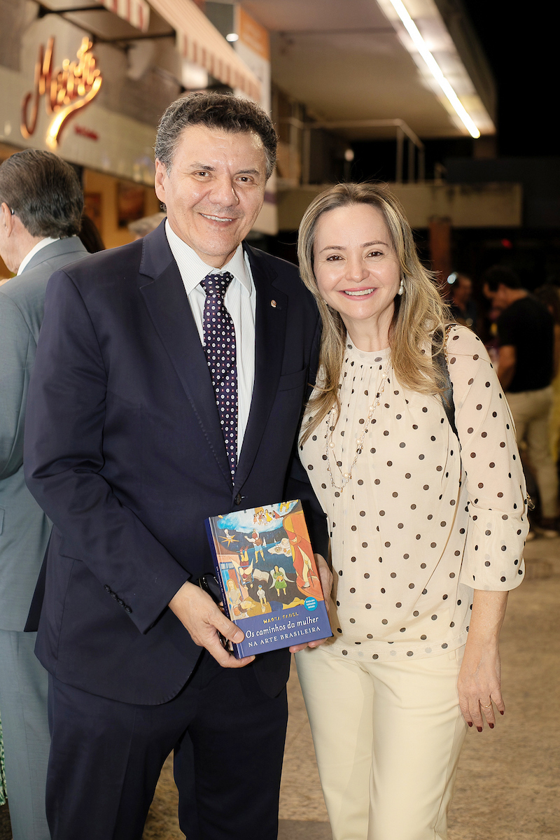 Marta Fadel lança livro Os caminhos da mulher na arte brasileira no Meiota