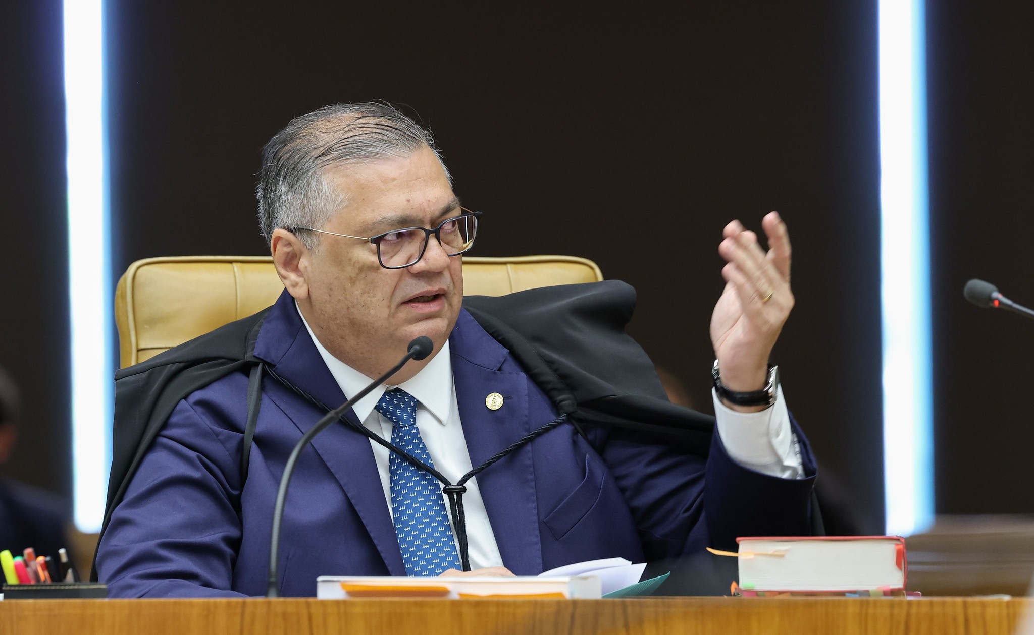 Dino relata ameaças e diz: se juiz passar a ter medo de decidir, 'não existe mais Poder Judiciário'