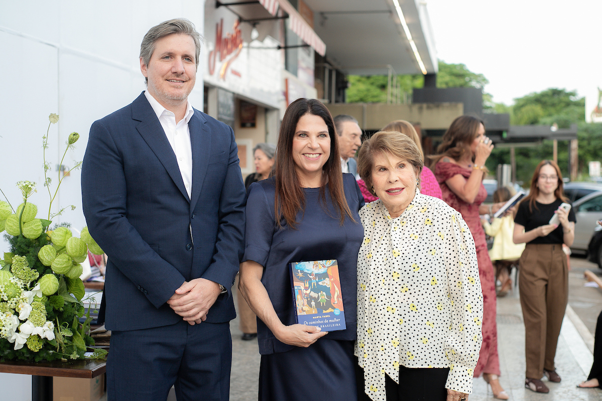 Marta Fadel lança livro Os caminhos da mulher na arte brasileira no Meiota