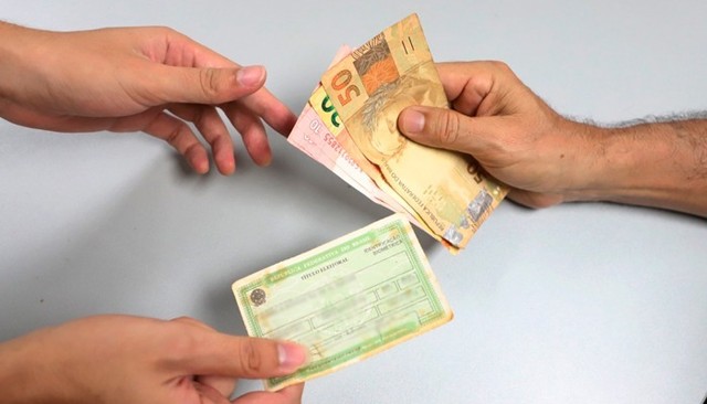 Boca de urna e compra de votos: saiba denunciar crimes eleitorais online