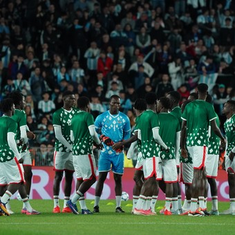 "Not bad, good": Burkina Faso llegó al Monumental con ojeras pero con buena onda para jugar con Argentina y recibió aplausos de la gente