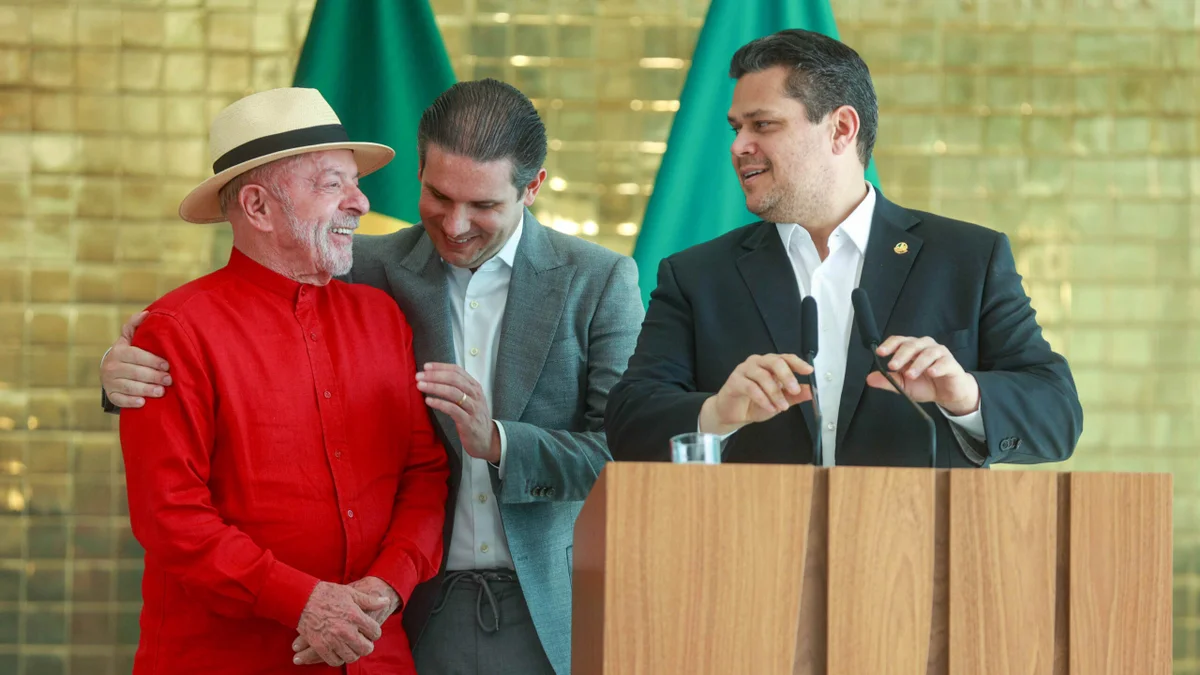 Lula planeja participar da promulgação do fim da escala 6x1 no Congresso