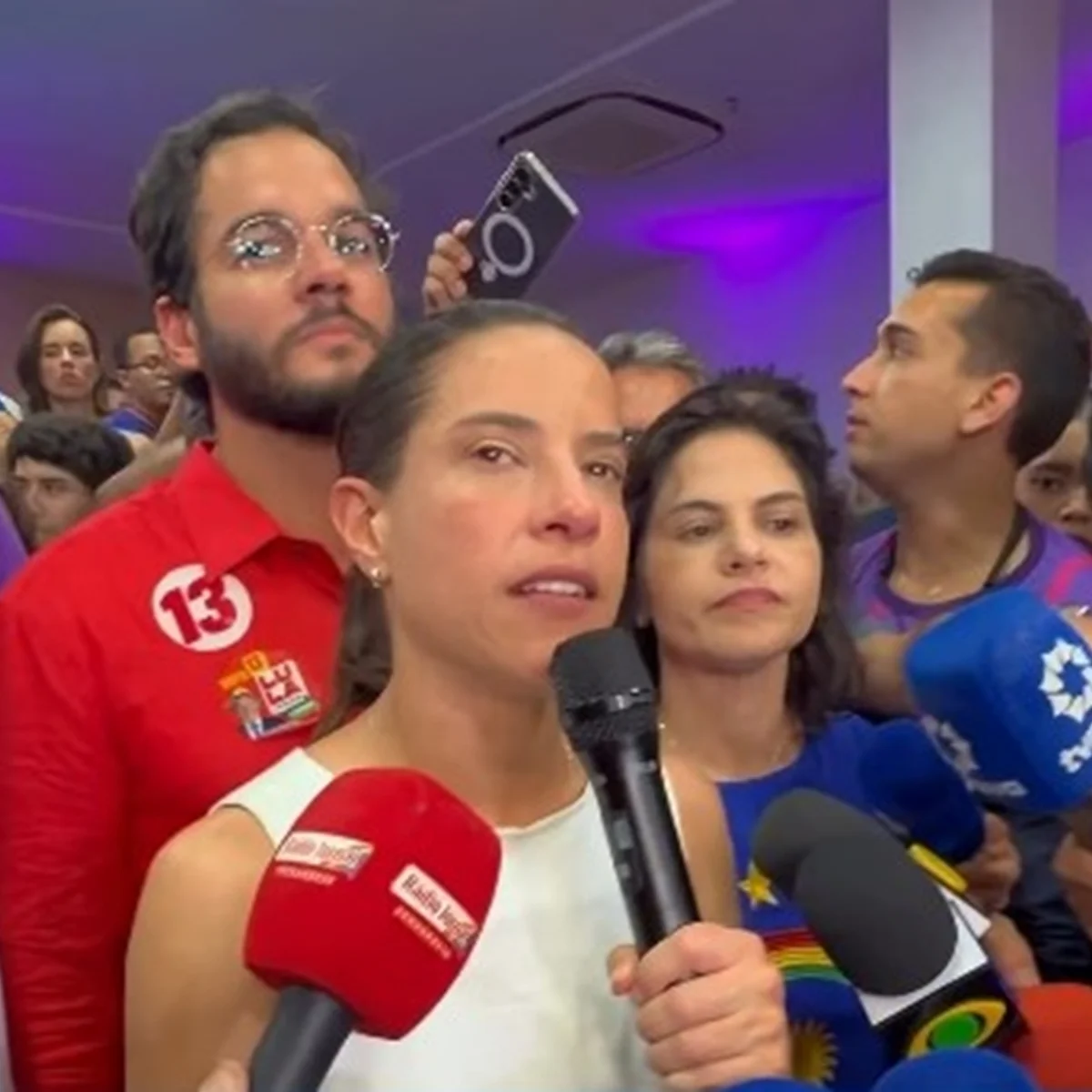 Reeleita em Pernambuco, Raquel Lyra adota neutralidade entre Flávio e Lula
